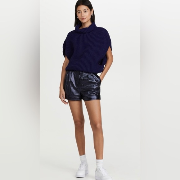 alice + olivia Conry Short in Navy - Picture 4 of 10